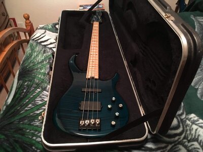 Peavey Millennium Plus 4 Peacock blue w/Bartolini setup