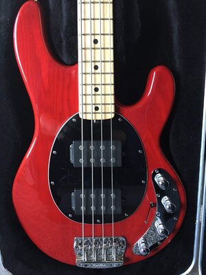 Music Man Stingray 4HH - Chili Red - Mint condition