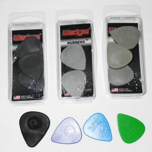 Rubber Picks 8 Wedgie Rubbers and 1 Planet Waves Adjustable Insert