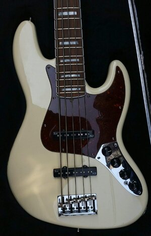 Fender American Deluxe Jazz 5 (2012)