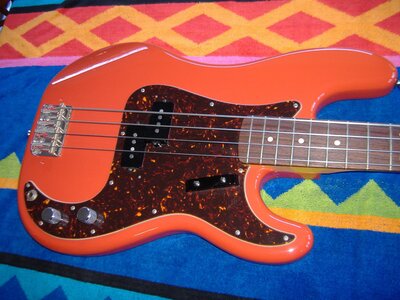 Loaded Fender MIJ '62 P Bass Body (Fiesta Red & Tort)