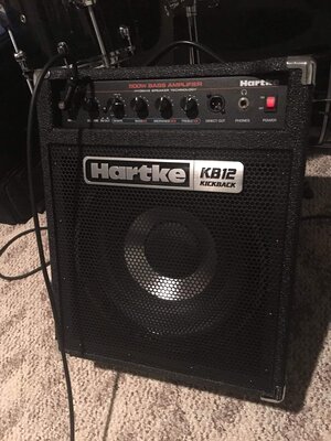 Hartke 12 kickback 500 watt bass combo