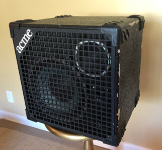 Acme Low B1 Series III 1x10 cab