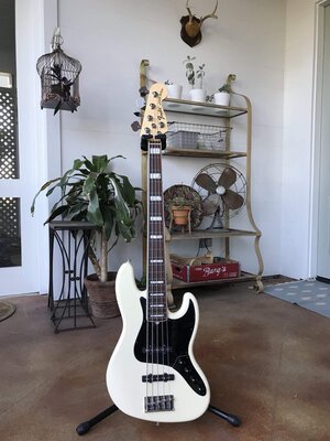 Fender American Deluxe Jazz 5 with Nordstrands & Noll