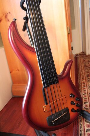 F Bass AC 5 Great Condition