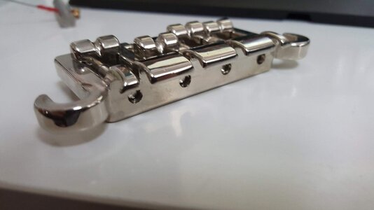 Epiphone 3 point bridge