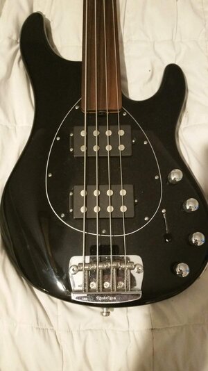 2013 EBMM Sterling Fretless HH minty