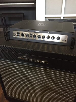 Ampeg Pf-800