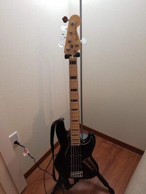 Fender American Elite Jazz 5 String Bass