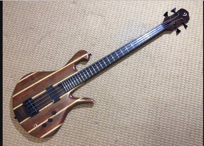 Price Drop! $800 Drake Custom Bass Model 7 Light 8.6 Lbs EMG Hipshot Dunlop HSC and Bag!