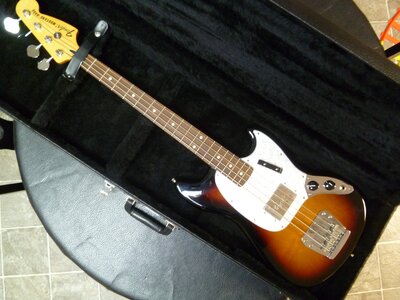 FENDER MUSTANG PAWN SHOP W/ HSC. SHORT SCALE, STRING THRU