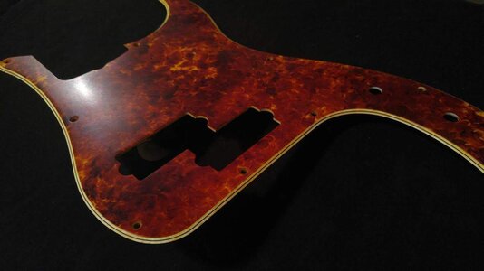 Spitfire P bass Tortoise Shell Pickguard tort