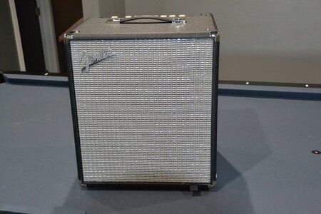 Fender Rumble 100 - Like New