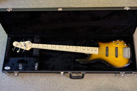 G&L MJ-5, like new, 7.5 Lbs, with Nordstrand pickups