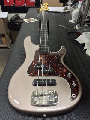 G&L SB-2 Ghost Lined Fretless 2015 Shoreline Gold USA