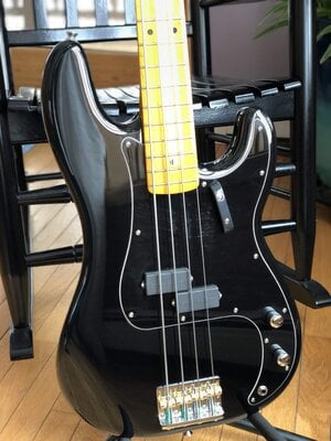 FS Matt Freeman Fender P Bass like new(Price Reduced!)