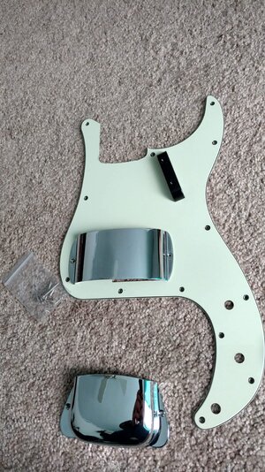 Allparts Fender Precision Bass Pickguard