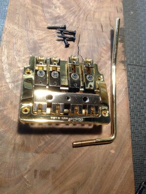 Kahler Bass Tremolo 4 string gold