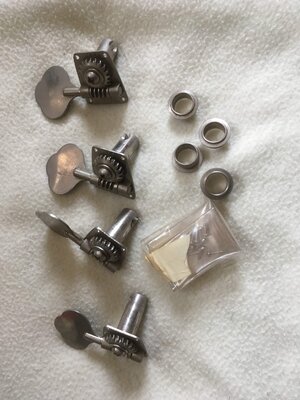 Vintage Fender “shorty” tuners