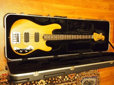 Musicman Classic Sabre (Natural/Rosewood)