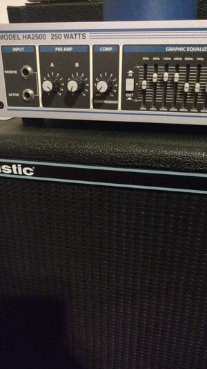 Hartke HA2500