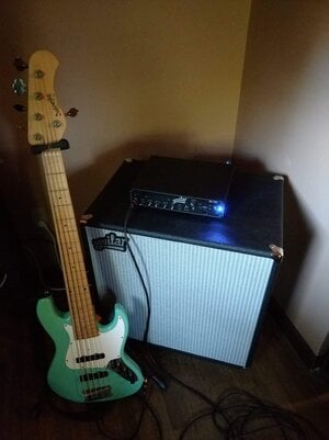 Aguilar AG700 and DB212 4 Ohm