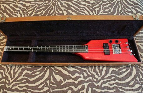 Kramer DKB-2 "THE DUKE" Headless Bass w/HSC & New Strings