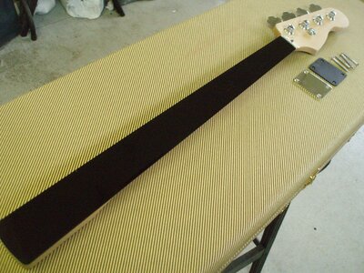 Unlined fretless Jazz neck, fully loaded, ebonol....nice! Fretted Jazz neck trades