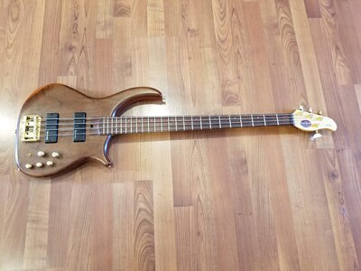 US Masters EP-42 4 string bass