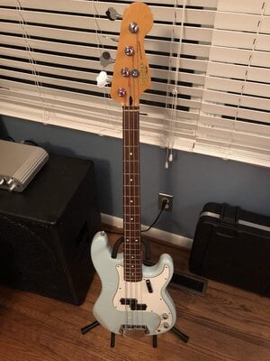 Squier classic vibe precision sonic blue