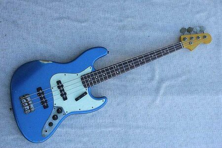 Nash Jazz Bass 63 in Lake Placid Blue