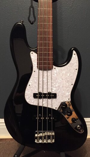 Fender Standard Fretless Jazz bass $325 shipped