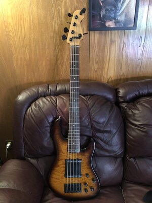 Fender Jazz 5str 24 fret