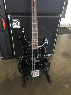 [PRICE DROP] Musicman Cutlass Black/Rosewood