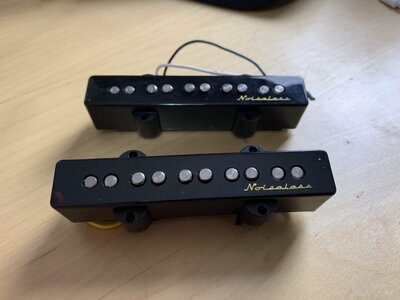 Fender Noiseless Pickups 5 String