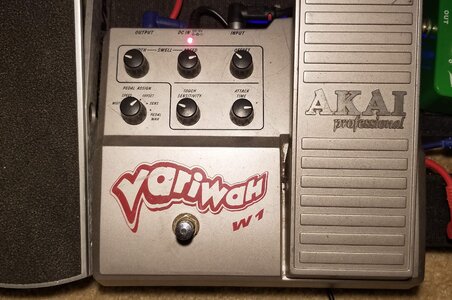 Akai W1 Variwah variable Wah pedal