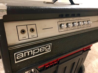 Ampeg V4