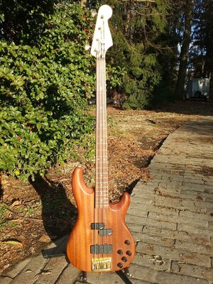 Fender Precision Bass Lyte Made in Japan