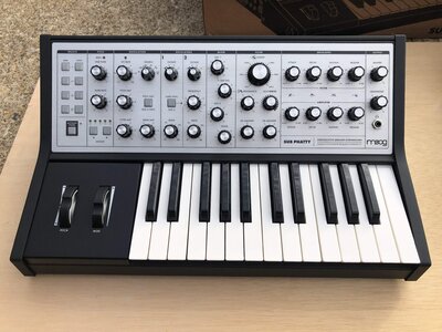 Moog Sub Phatty Synth w/gig bag