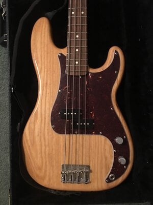 Fender Precision Mexico Deluxe Series 4 string Electric Bass with G&G case