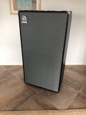 Ampeg 810 AV cabinet