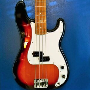 Fender Standard Precision Bass (MIM, Pau Ferro)