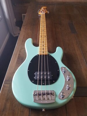 PRICE DROP - Stingray 4H Mint w- Extras