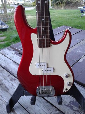 G&L LB100 Red