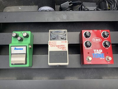 Boss Tuner (TU3), Mason Overdrive (TS9), T-Rex Tap Tone Delay