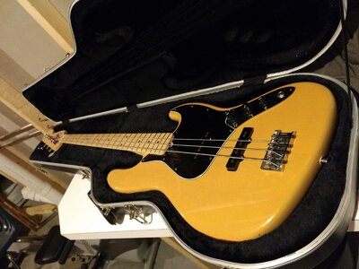 2006 US Fender Jazz Bass, Butterscotch, Plek'd, '74 Pickups, case - $775