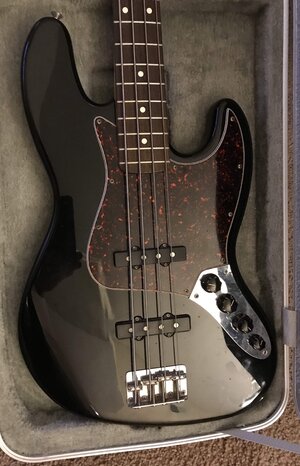 Fender Active Jazz Deluxe