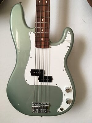 Fender Player Series P basses