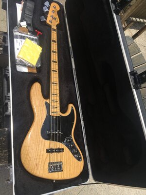 Fender American Deluxe (Elite) Jazz 4 string 2011