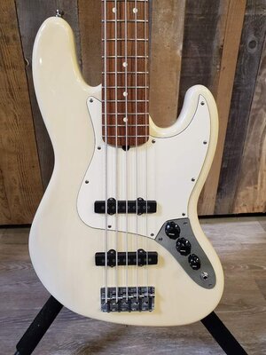 Mint 2001 American  Fender 5 Jazz Bass